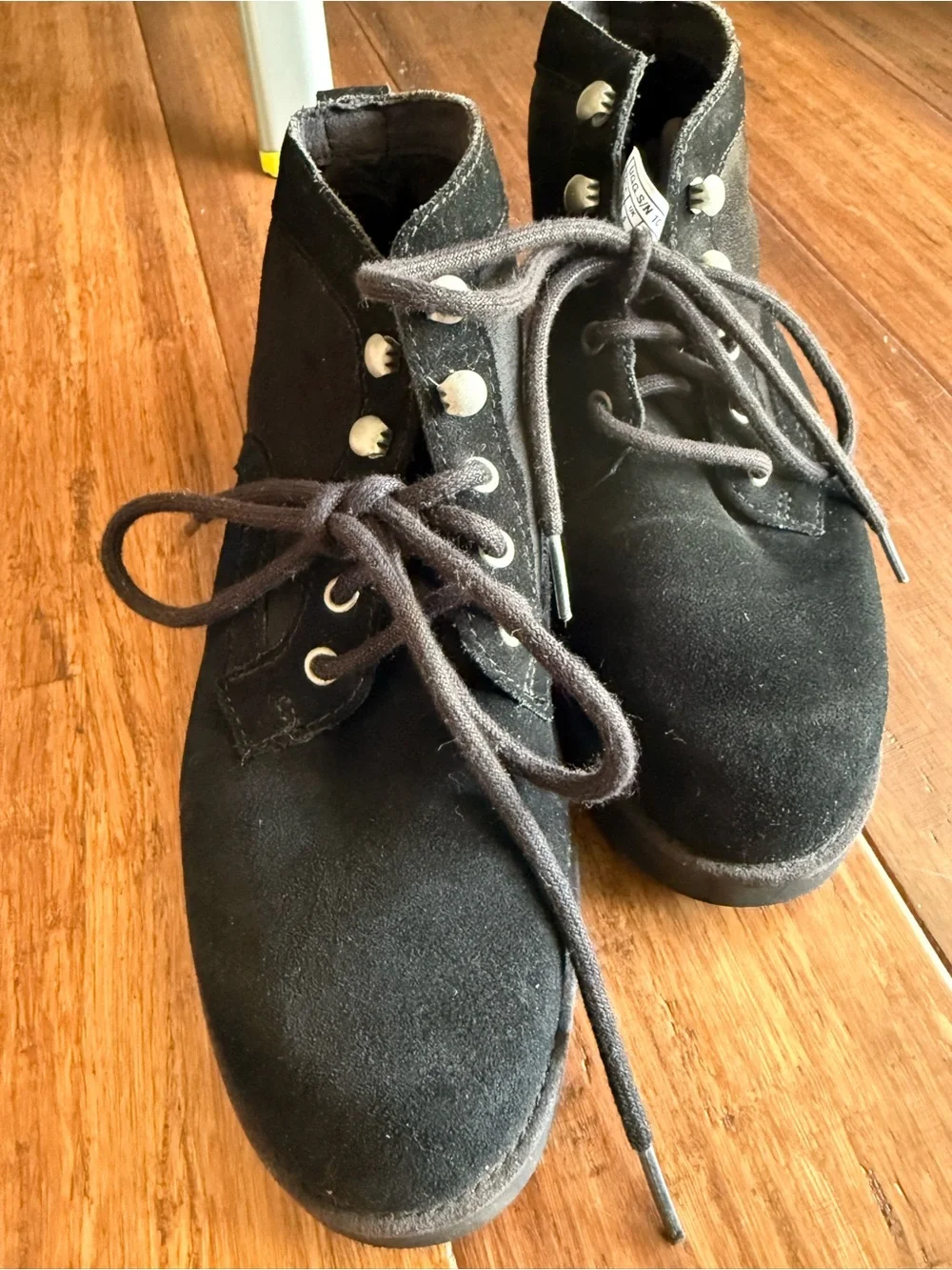 UGG womens Black Suede Short Lace-Up Boots 7.5
